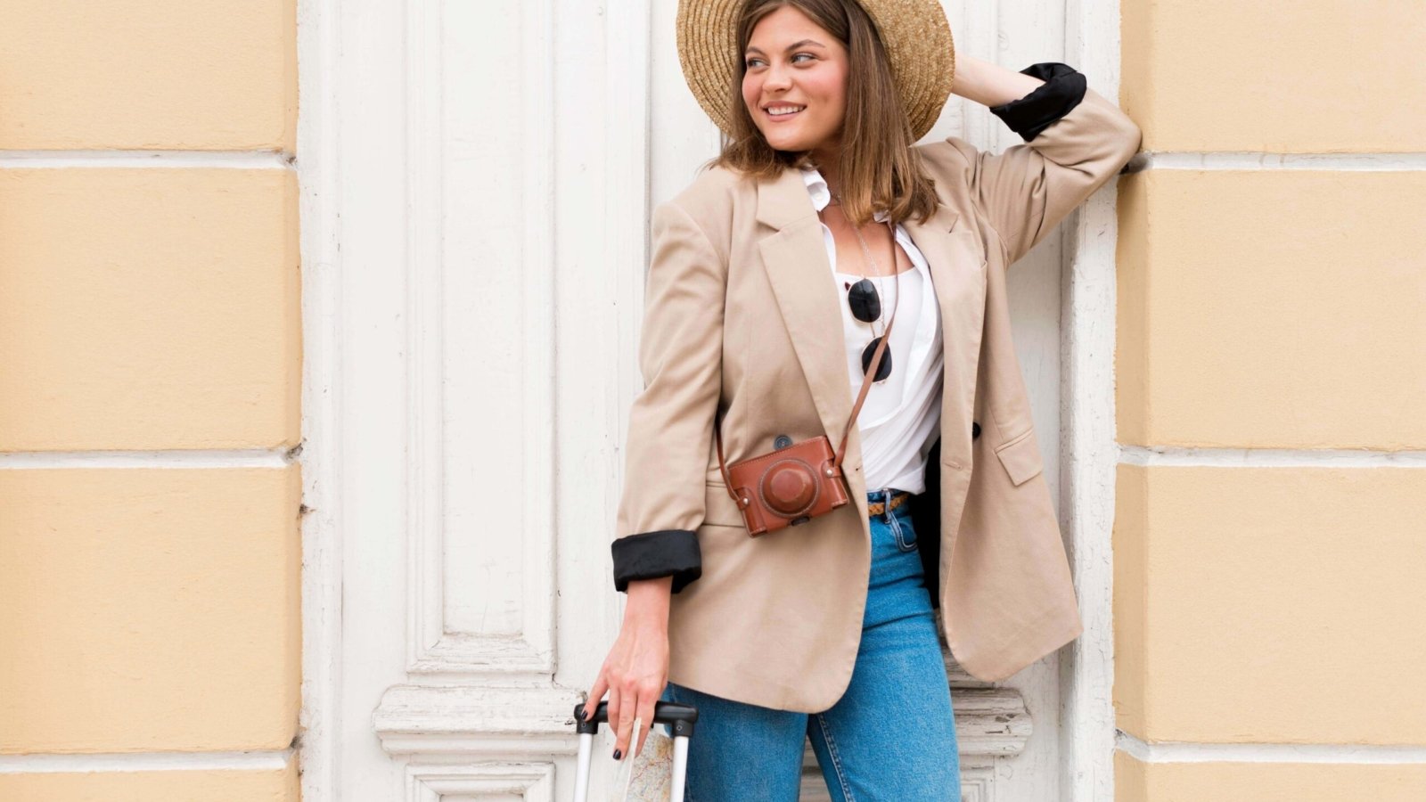 medium-shot-woman-with-luggage (1) (1)